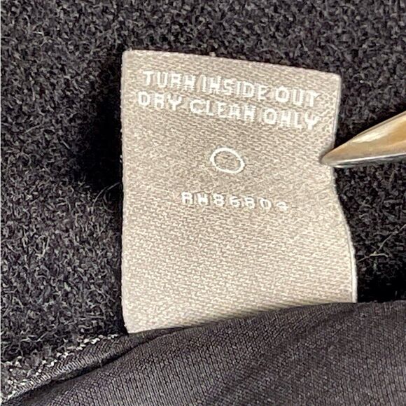 Neiman Marcus Cashmere Silk Boxy Sweater Black Medium Minimalist Luxe EUC - Picture 13 of 16